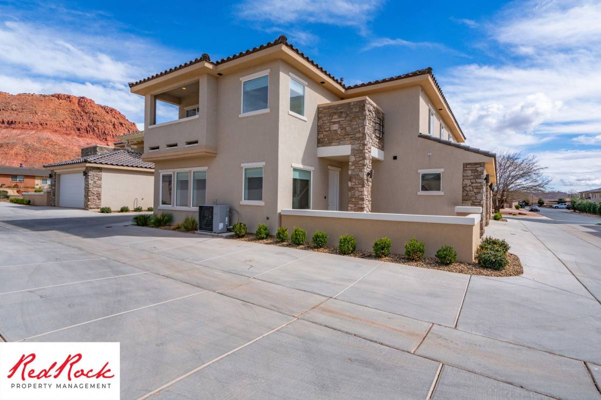 Townhouse for rent at 140 W Center St, Ivins, UT 84738