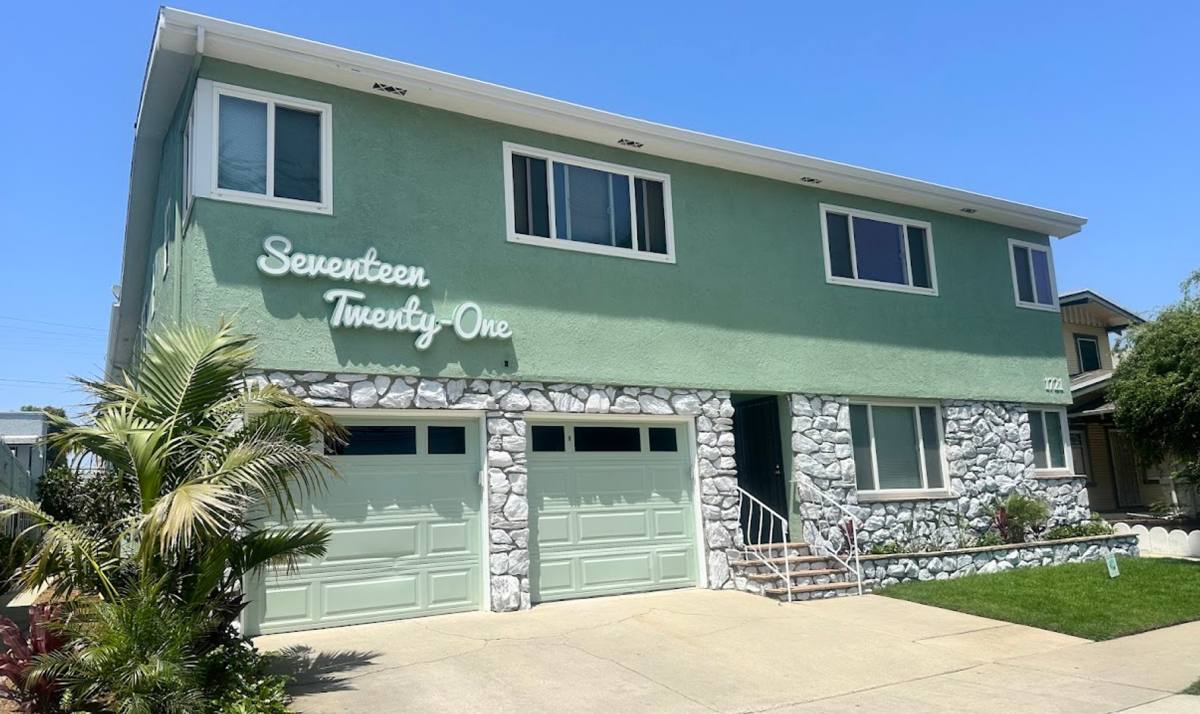 Apartment for rent at 1721 E Appleton St, Long Beach, CA 90802