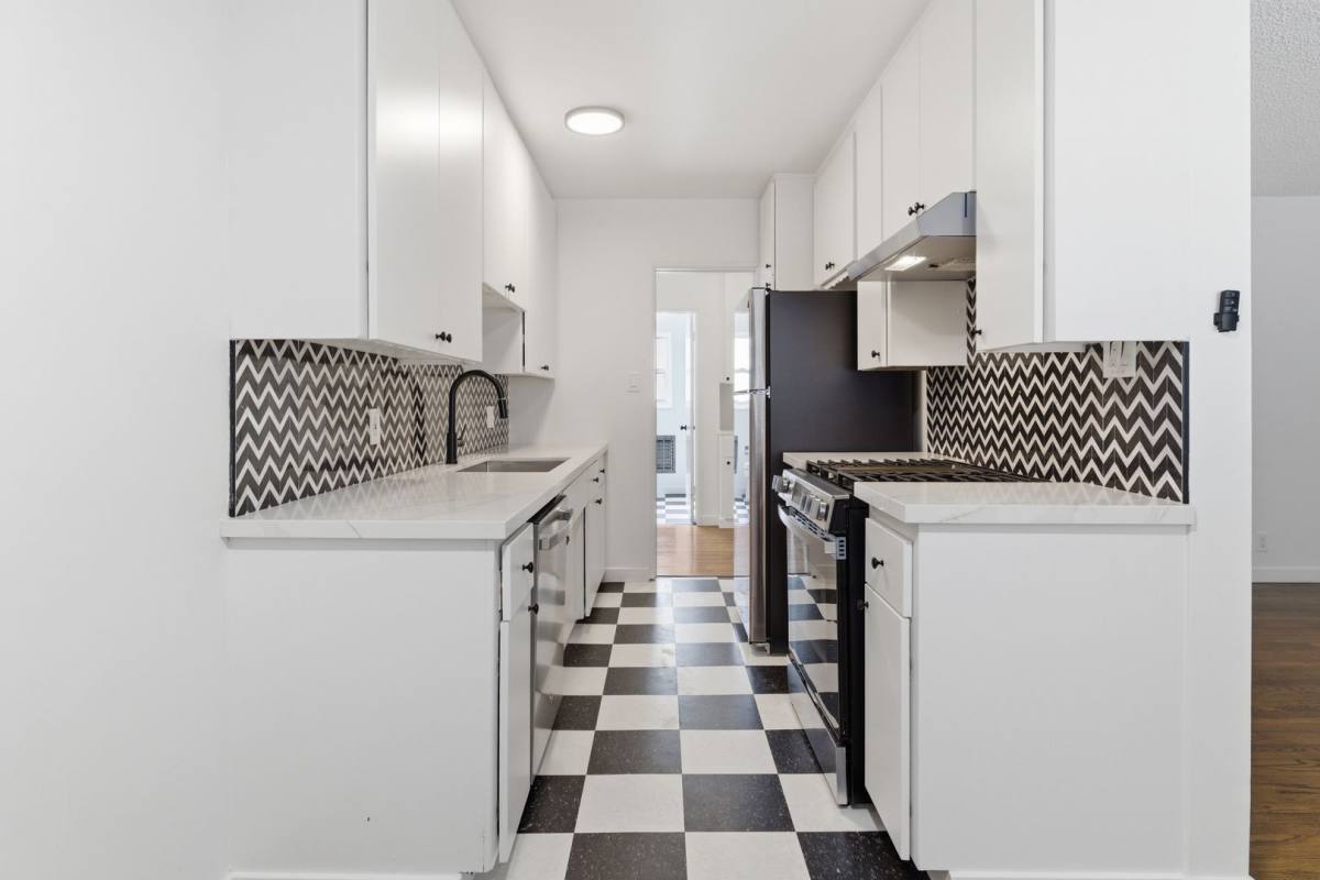 Apartment for rent at 1721 E Appleton St, Long Beach, CA 90802