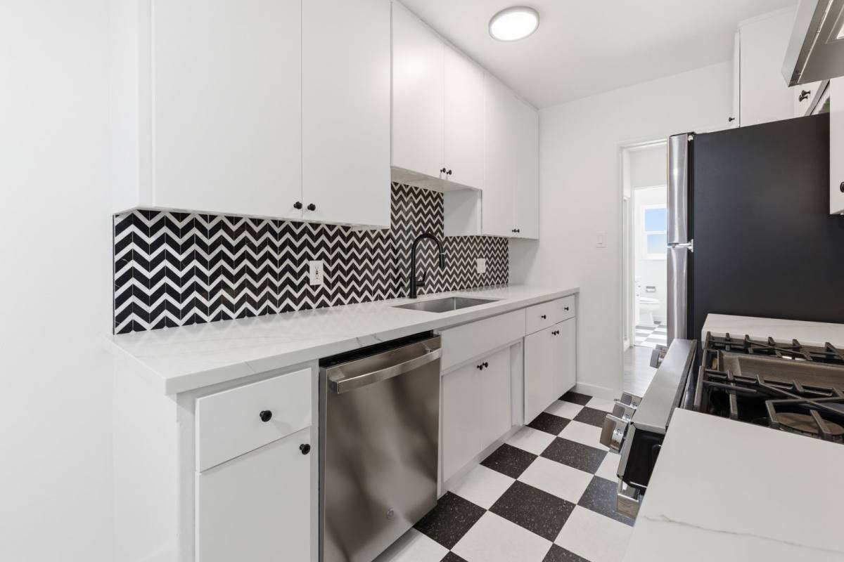 Apartment for rent at 1721 E Appleton St, Long Beach, CA 90802