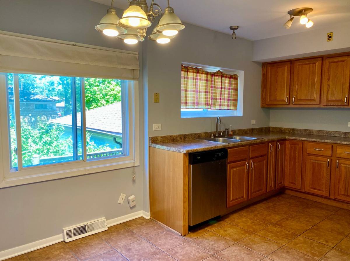 Townhouse for rent at 1056 Desplaines Ave, Forest Park, IL 60130