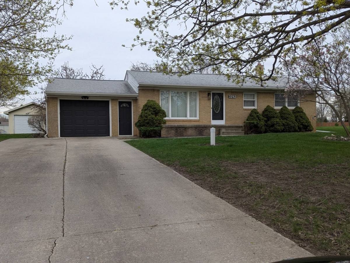 House for rent at 3292 Frederick St, Grand Blanc, MI 48439