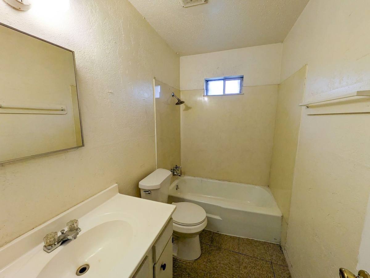 Apartment for rent at 690 Adams St, Beaumont, TX 77705