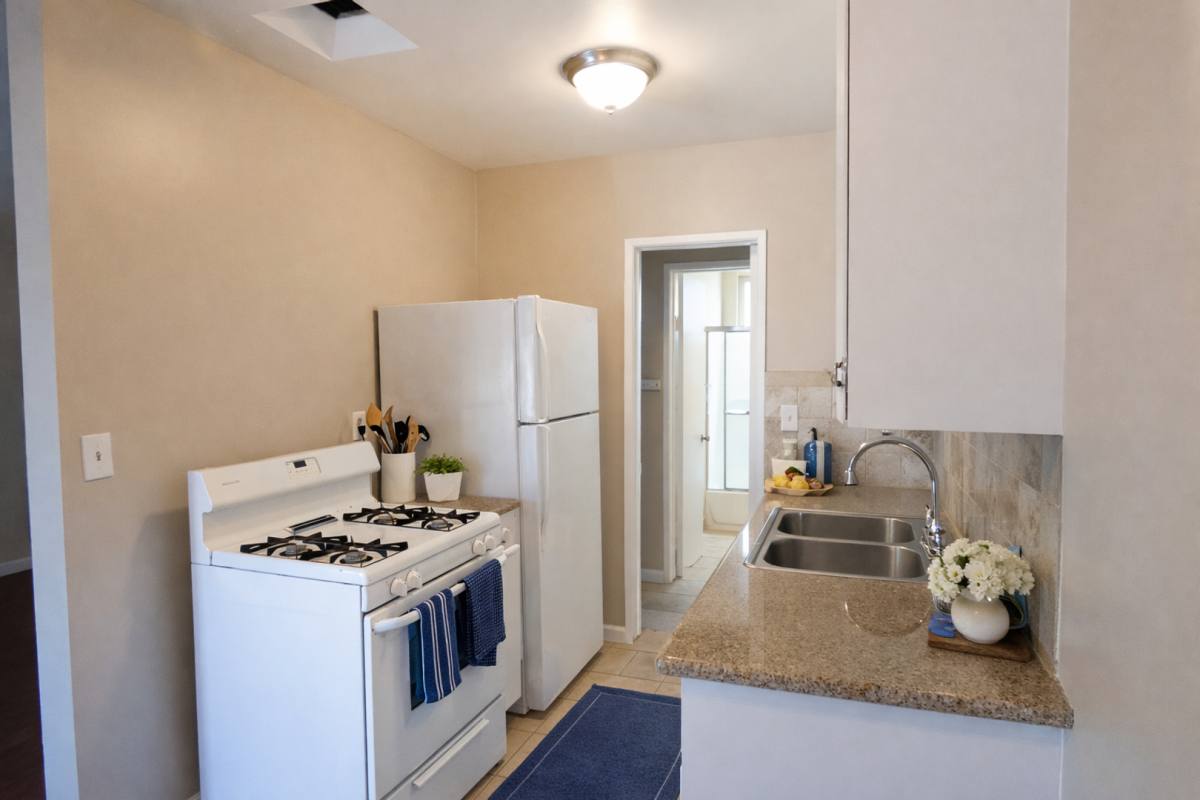 Apartment for rent at 9354 Greenwell St, Bellflower, CA 90706