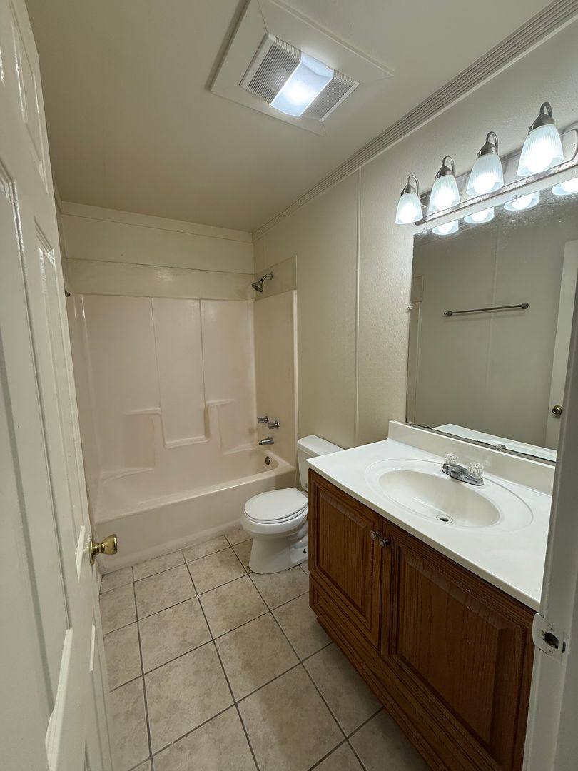 Apartment for rent at 1773 Starboard Dr, Baton Rouge, LA 70820