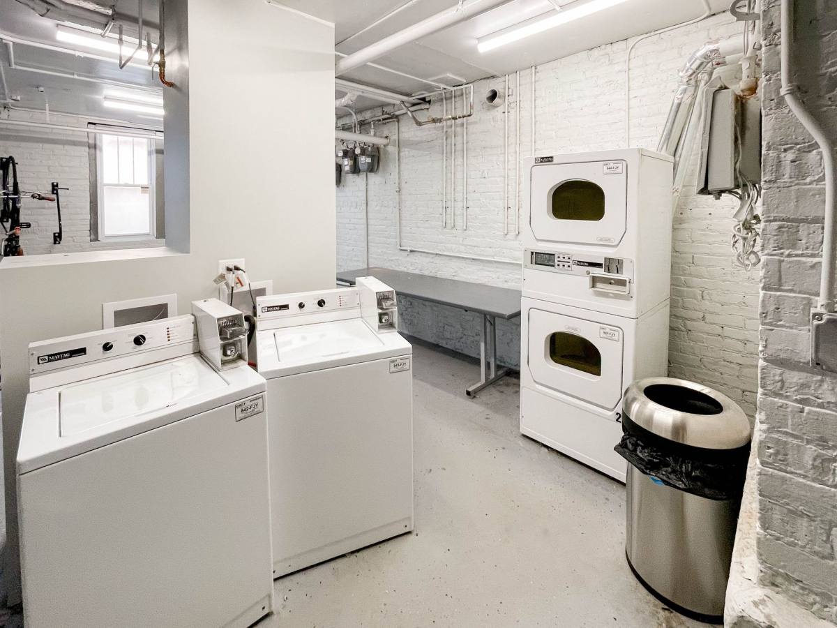 Apartment for rent at 2200 W Foster Ave, Chicago, IL 60625