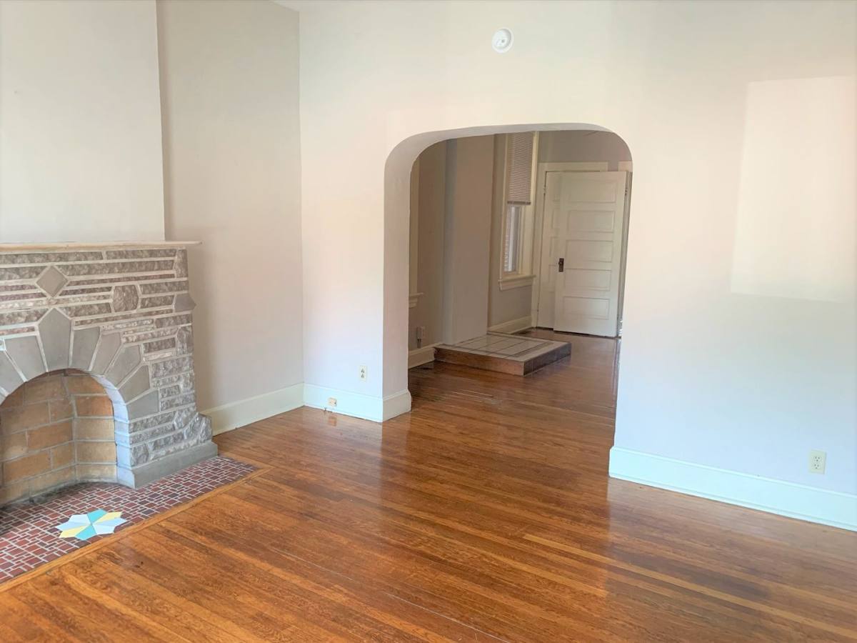 Apartment for rent at 1077 S Taylor Ave, Saint Louis, MO 63110