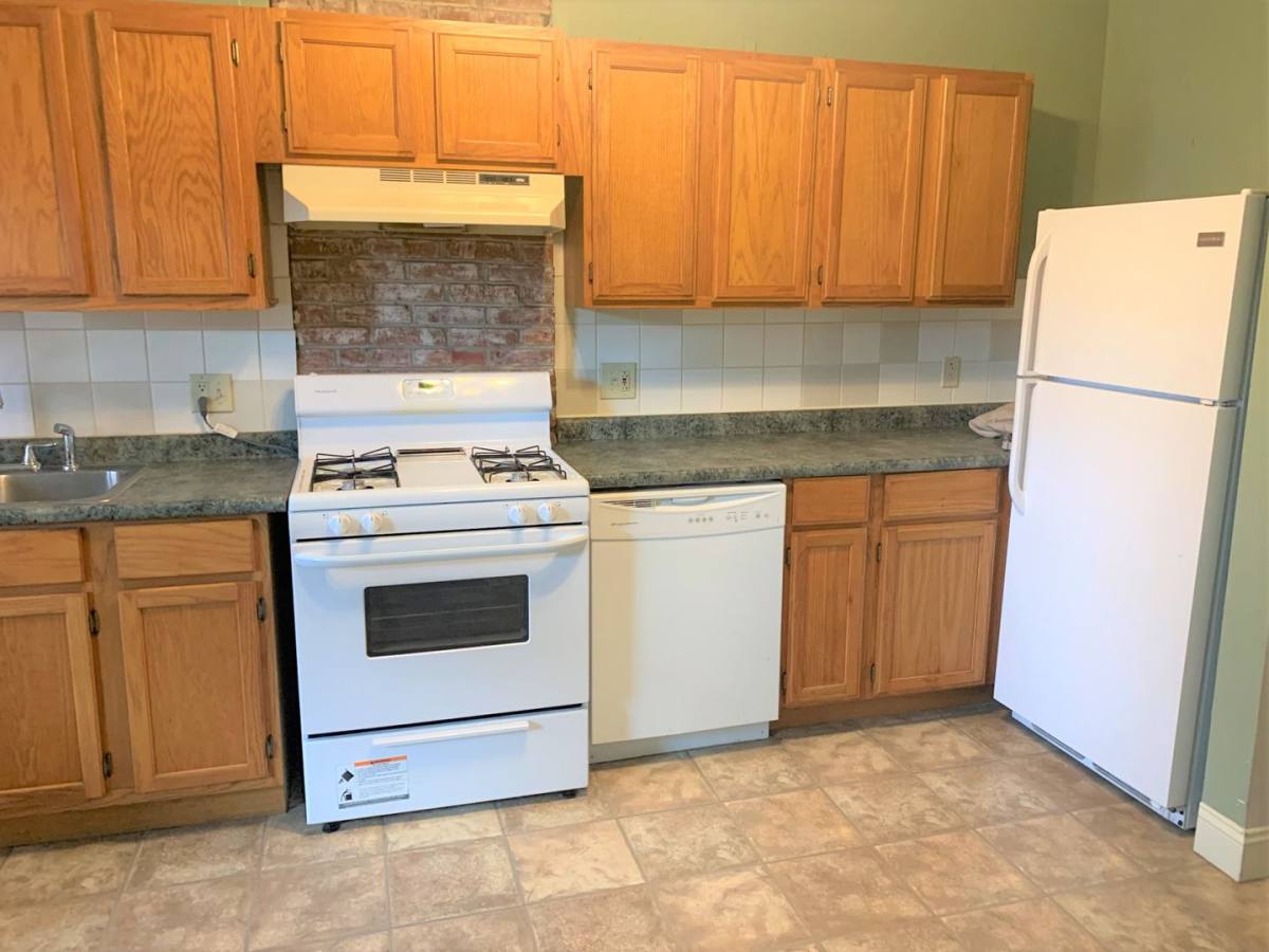 Apartment for rent at 1077 S Taylor Ave, Saint Louis, MO 63110