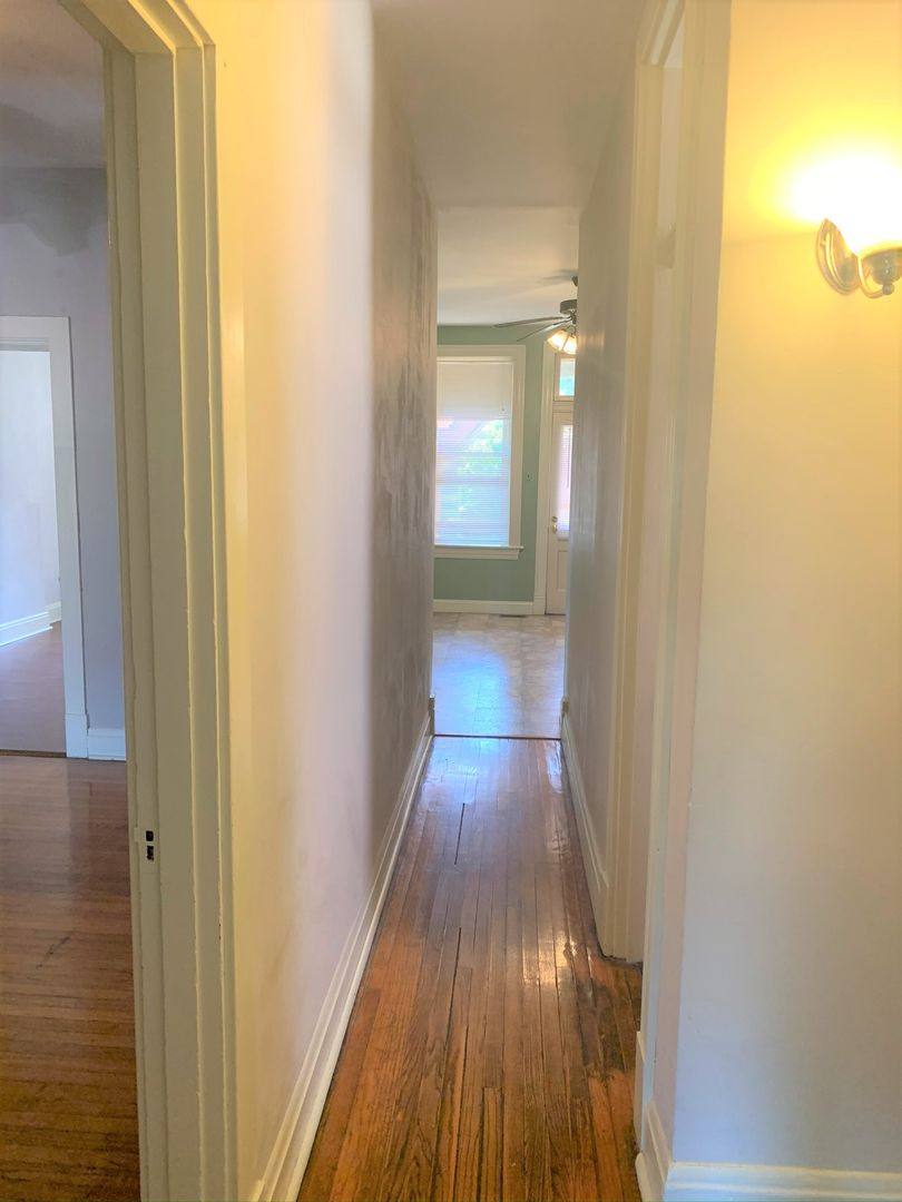 Apartment for rent at 1077 S Taylor Ave, Saint Louis, MO 63110
