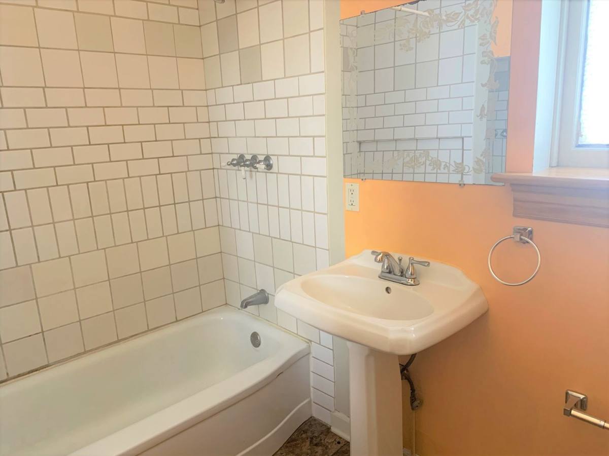Apartment for rent at 1077 S Taylor Ave, Saint Louis, MO 63110