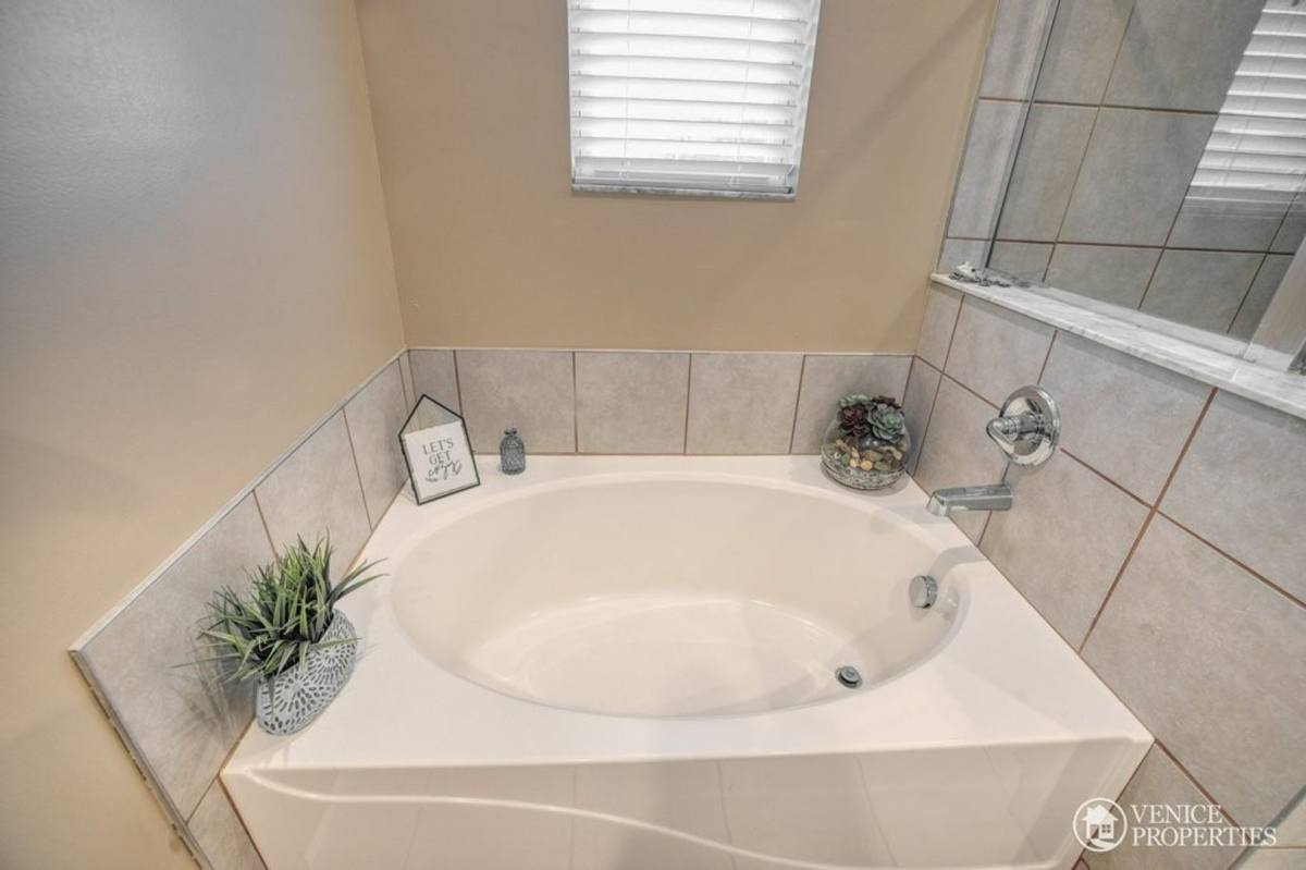 Apartment for rent at 1783 Drayton Court, Columbus, OH 43212
