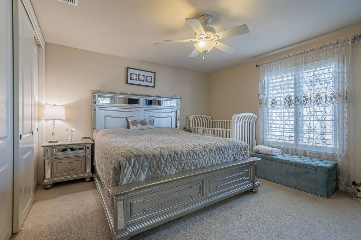 Townhouse for rent at 10136 Ellenwood Ave, Sacramento, CA 95827