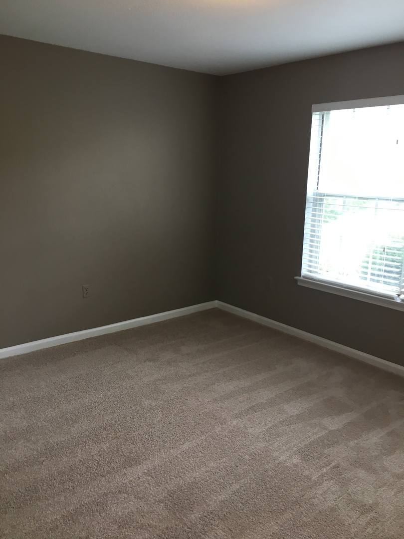 Apartment for rent at 925 Cleveland St, Greenville, SC 29601