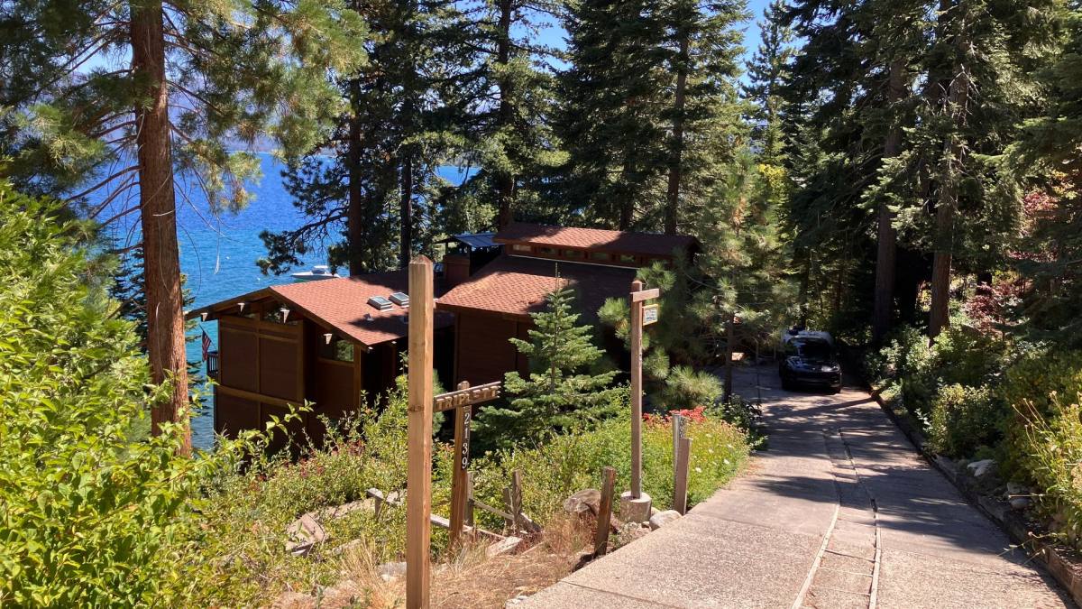 House for rent at 2147 Cascade Rd, South Lake Tahoe, CA 96150