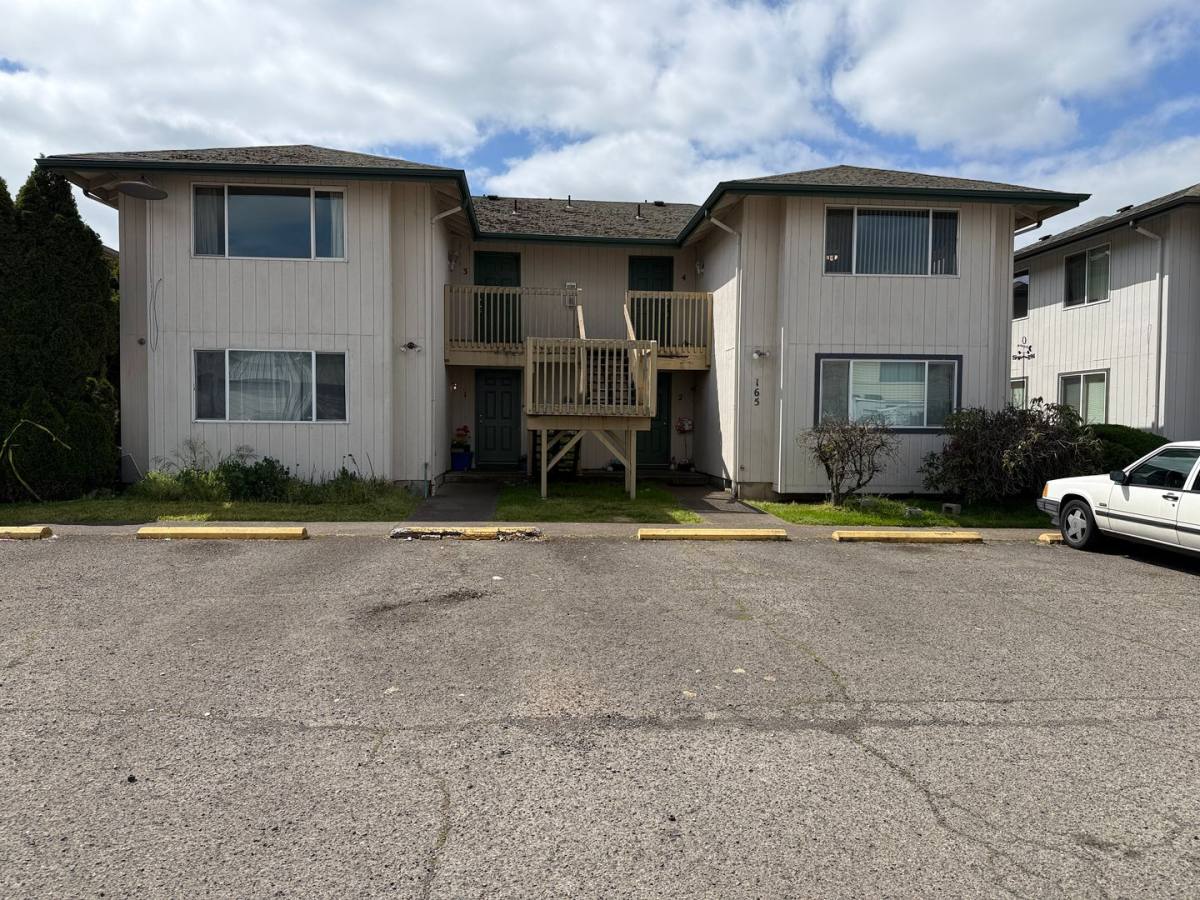 Apartment for rent at 165 SW Kalmia St, Junction City, OR 97448
