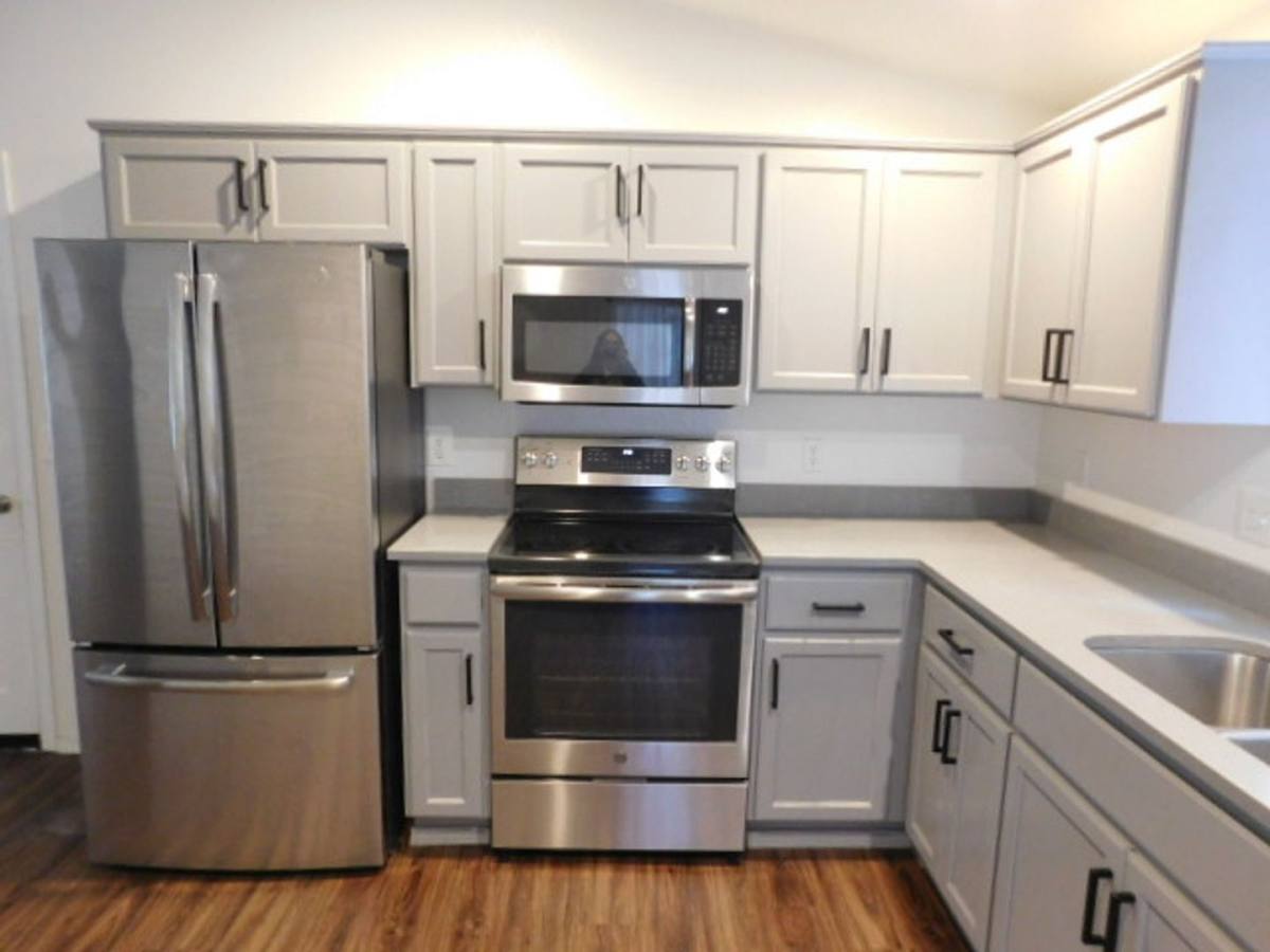 House for rent at 888 Creek Court NW, Salem, OR 97304