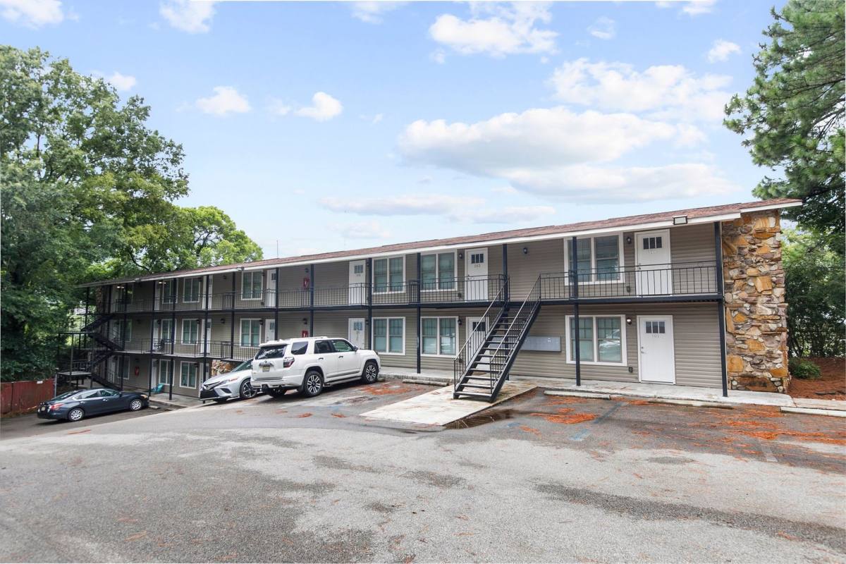 Apartment for rent at 1633 13th Ave S, Birmingham, AL 35205