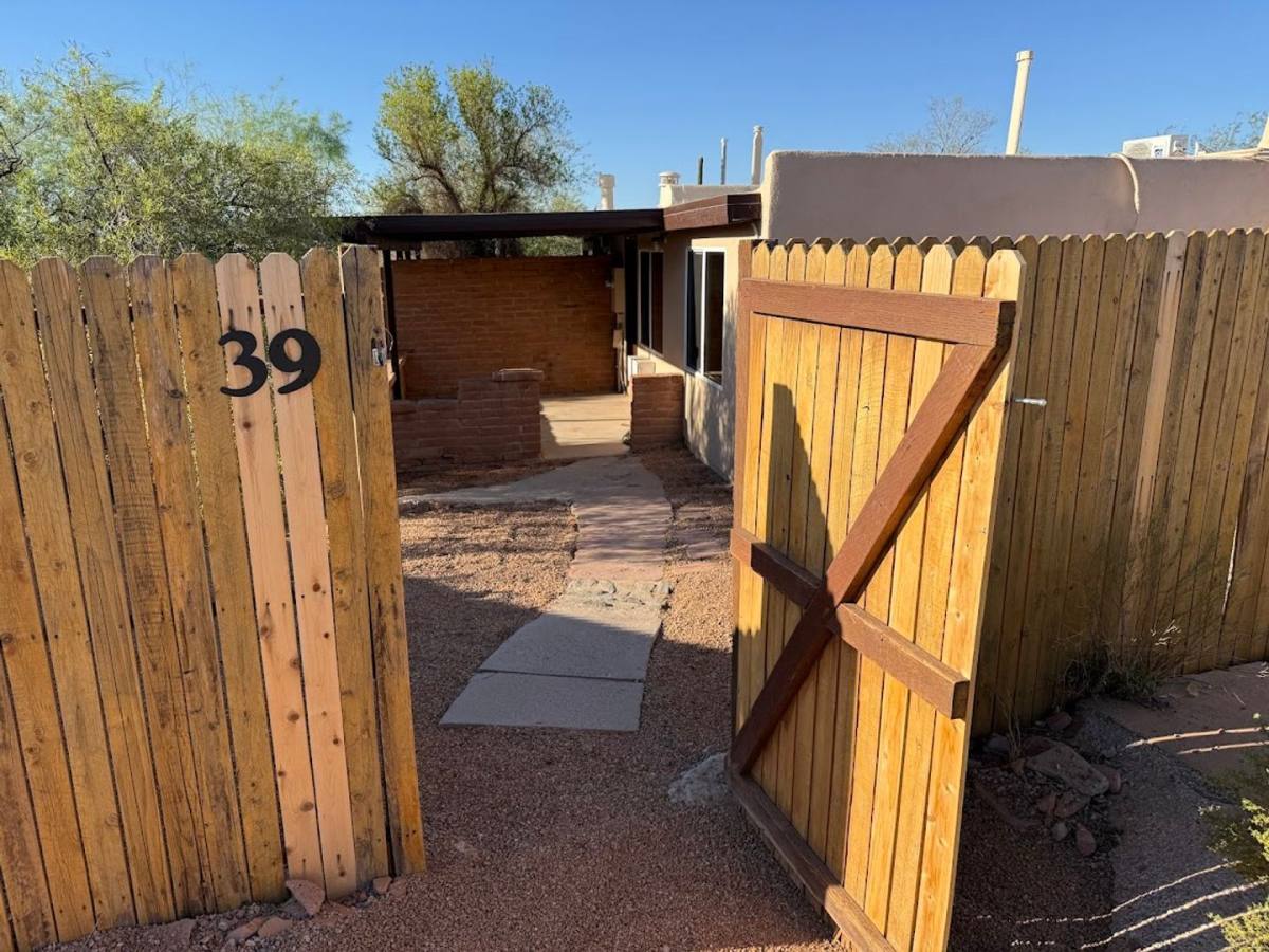 Townhouse for rent at 3130 W Rock Hill Rd, Tucson, AZ 85745