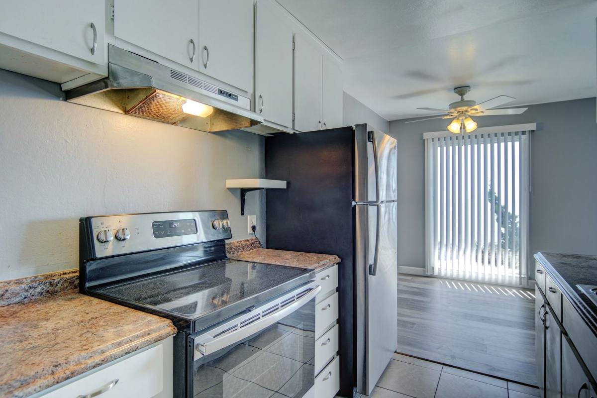 Apartment for rent at 2019 Shoreline Dr, Alameda, CA 94501
