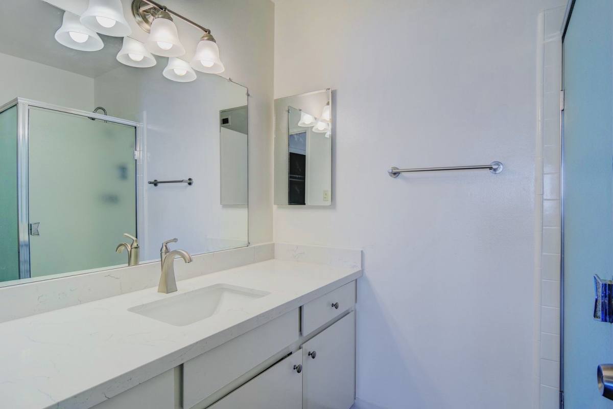 Apartment for rent at 2019 Shoreline Dr, Alameda, CA 94501