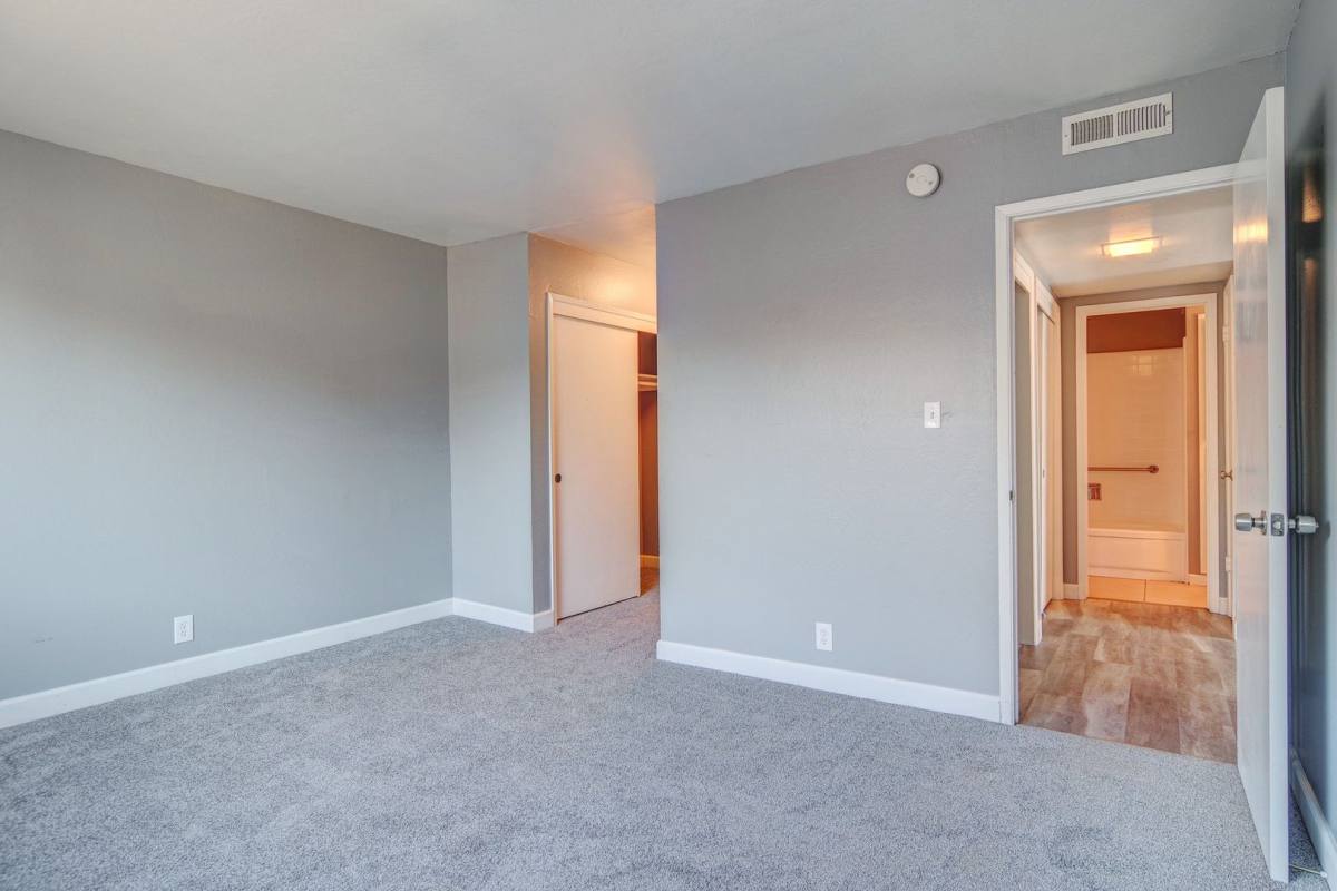 Apartment for rent at 2019 Shoreline Dr, Alameda, CA 94501