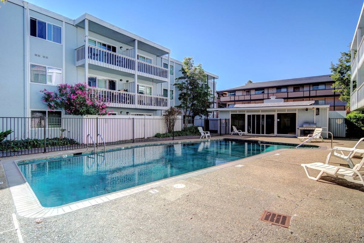 Apartment for rent at 2019 Shoreline Dr, Alameda, CA 94501