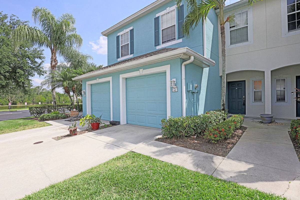 Townhouse for rent at 3629 Pine Oak Circle #102, Fort Myers, FL 33916
