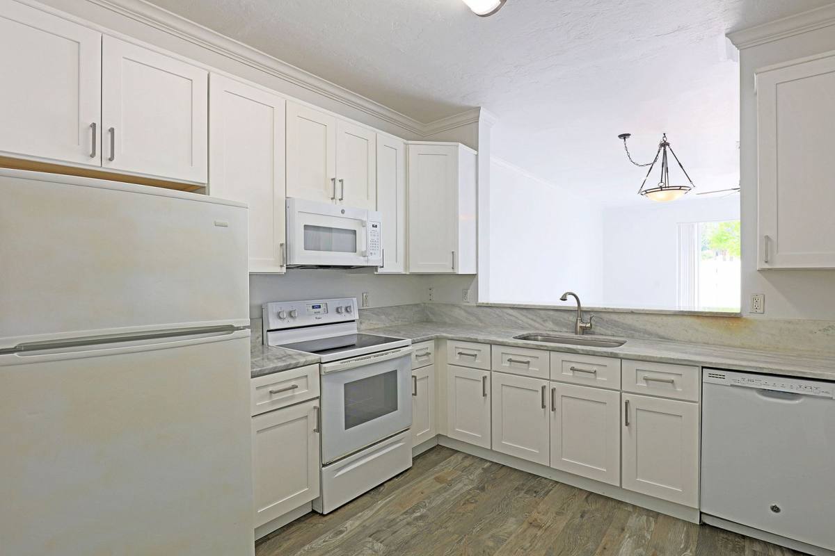 Townhouse for rent at 3629 Pine Oak Circle #102, Fort Myers, FL 33916