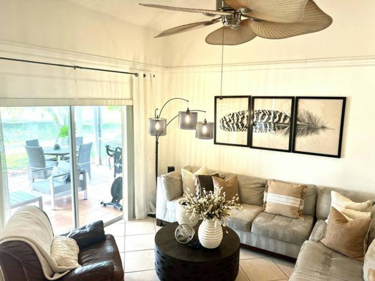 Townhouse for rent at 10614 Lake Shore Dr, Wellington, FL 33414