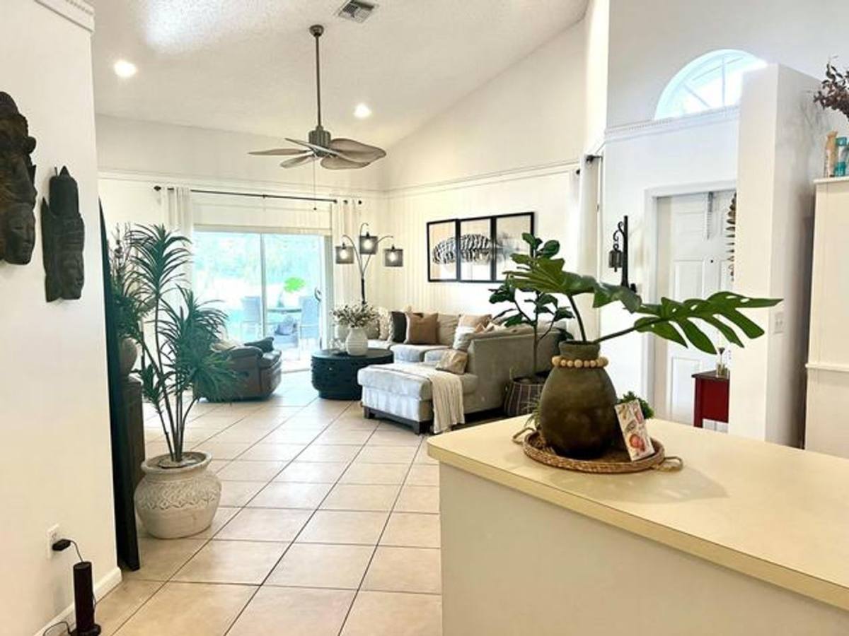 Townhouse for rent at 10614 Lake Shore Dr, Wellington, FL 33414