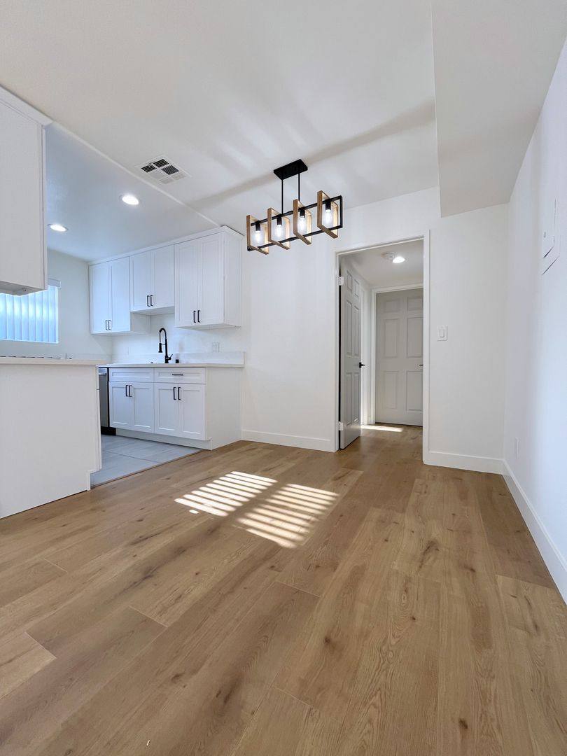 Apartment for rent at 14423 Tiara St, Van Nuys, CA 91401