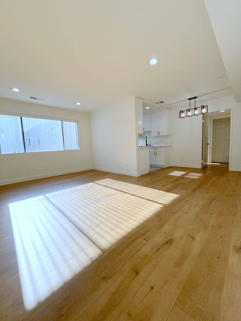 Apartment for rent at 14423 Tiara St, Van Nuys, CA 91401