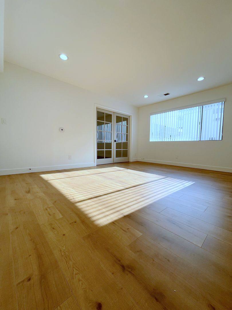 Apartment for rent at 14423 Tiara St, Van Nuys, CA 91401