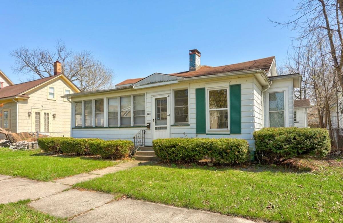 House for rent at 220 S Bond St, Saginaw, MI 48602