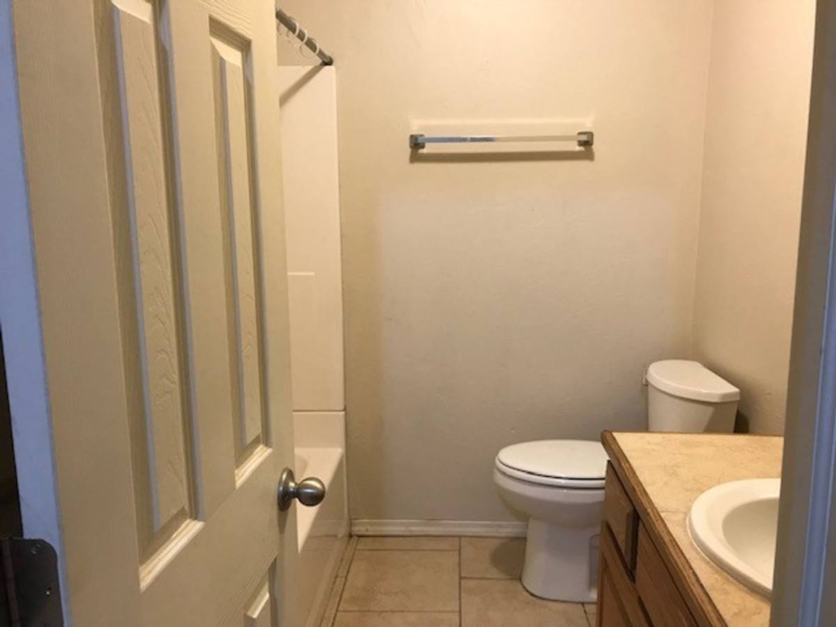 Apartment for rent at 506 E 12th, Ada, OK 74820