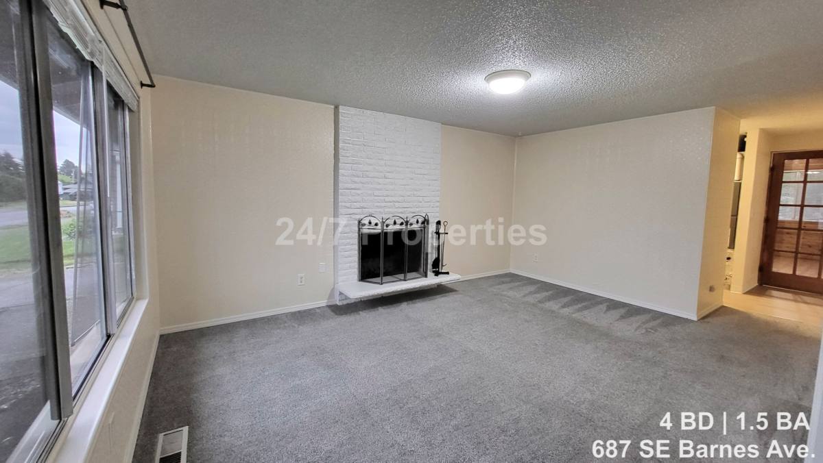 House for rent at 687 SE Barnes Ave, Gresham, OR 97080