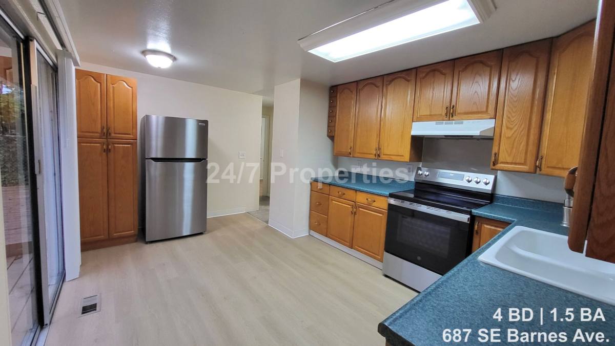 House for rent at 687 SE Barnes Ave, Gresham, OR 97080