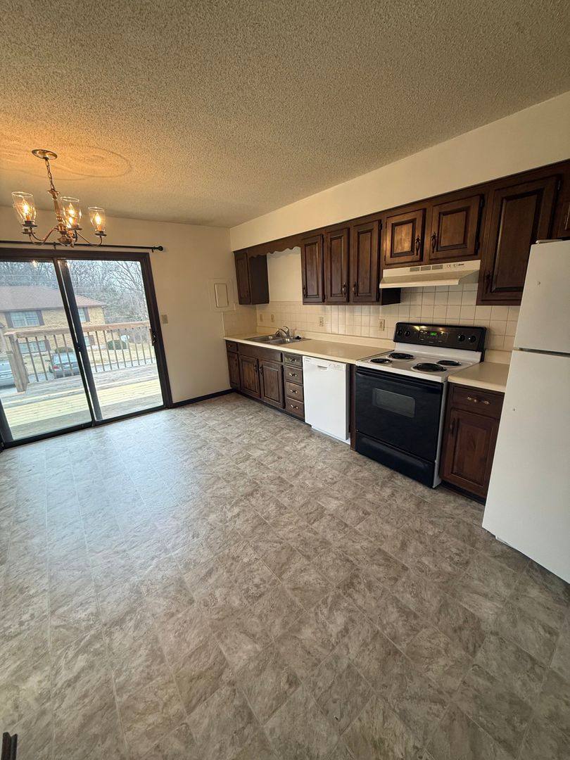 Apartment for rent at 4515 W Millbrook Dr, Columbia, MO 65203