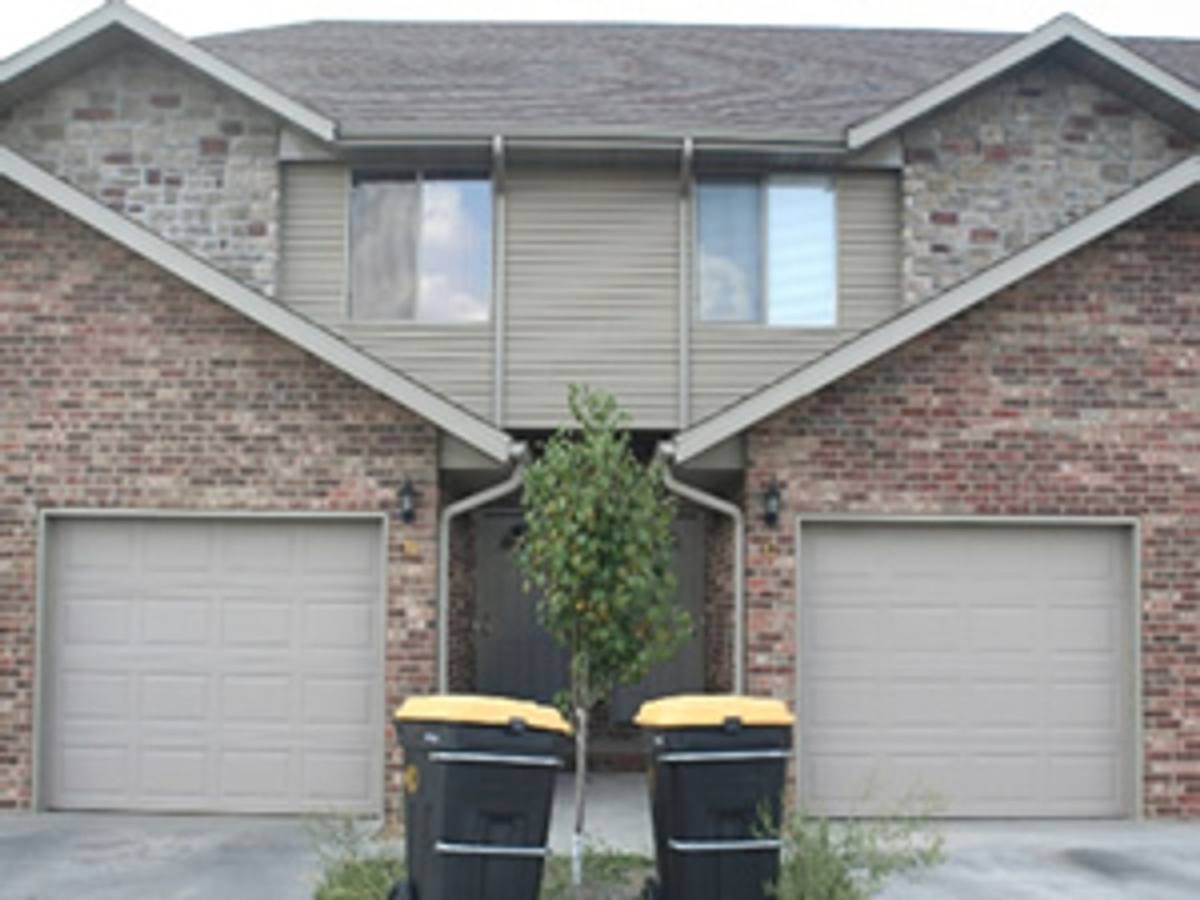 Apartment for rent at 256 E Erie, Springfield, MO 65807