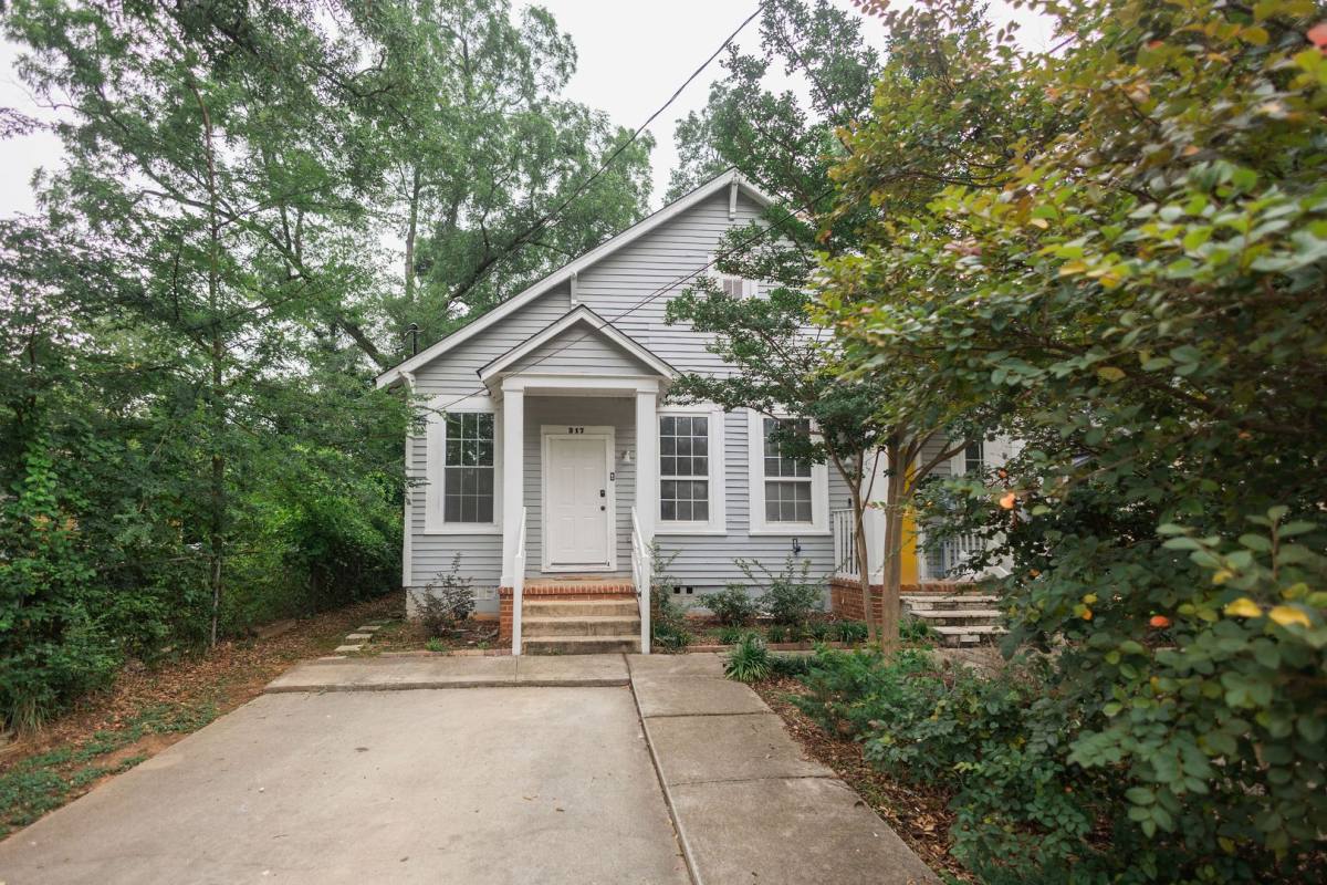 Apartment for rent at 315 W Chappell St, Griffin, GA 30223