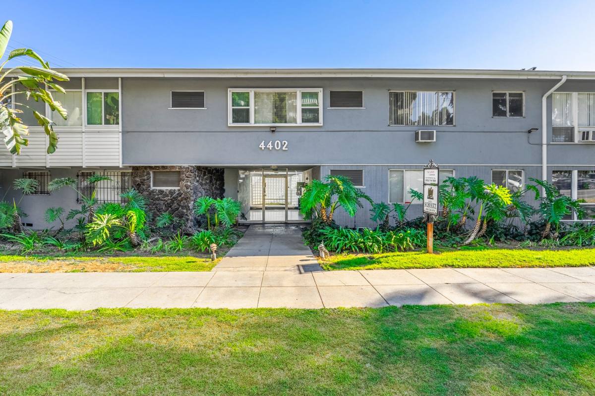 Apartment for rent at 4402 Los Feliz Blvd, Los Angeles, CA 90027