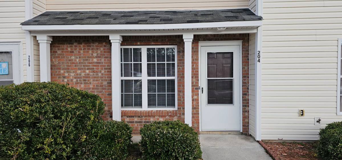 Townhouse for rent at 204 Fairwood Court, Jacksonville, NC 28546