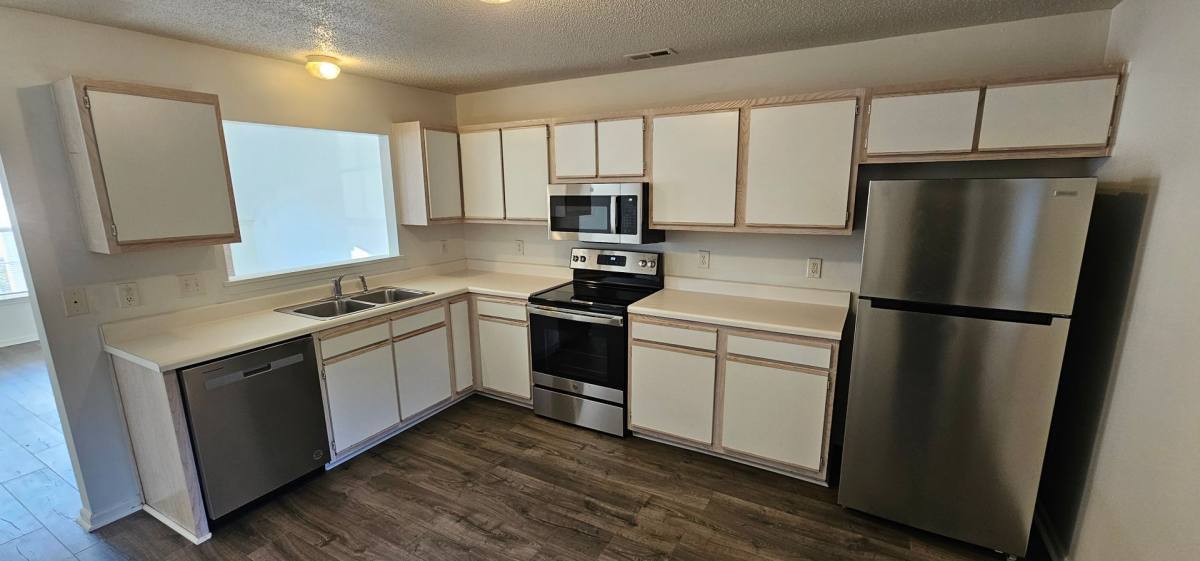 Townhouse for rent at 204 Fairwood Court, Jacksonville, NC 28546