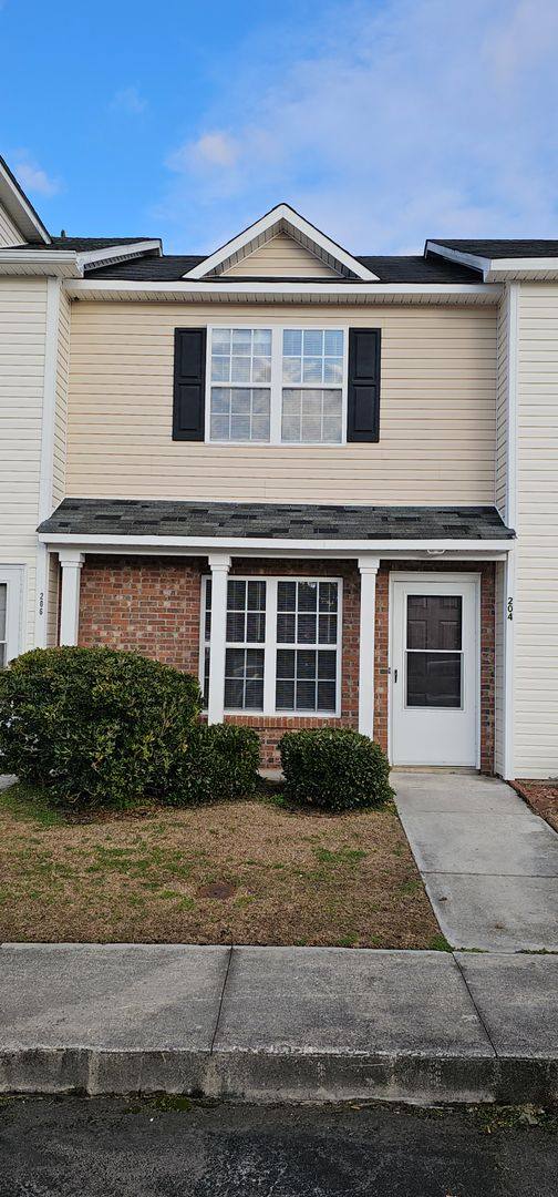 Townhouse for rent at 204 Fairwood Court, Jacksonville, NC 28546