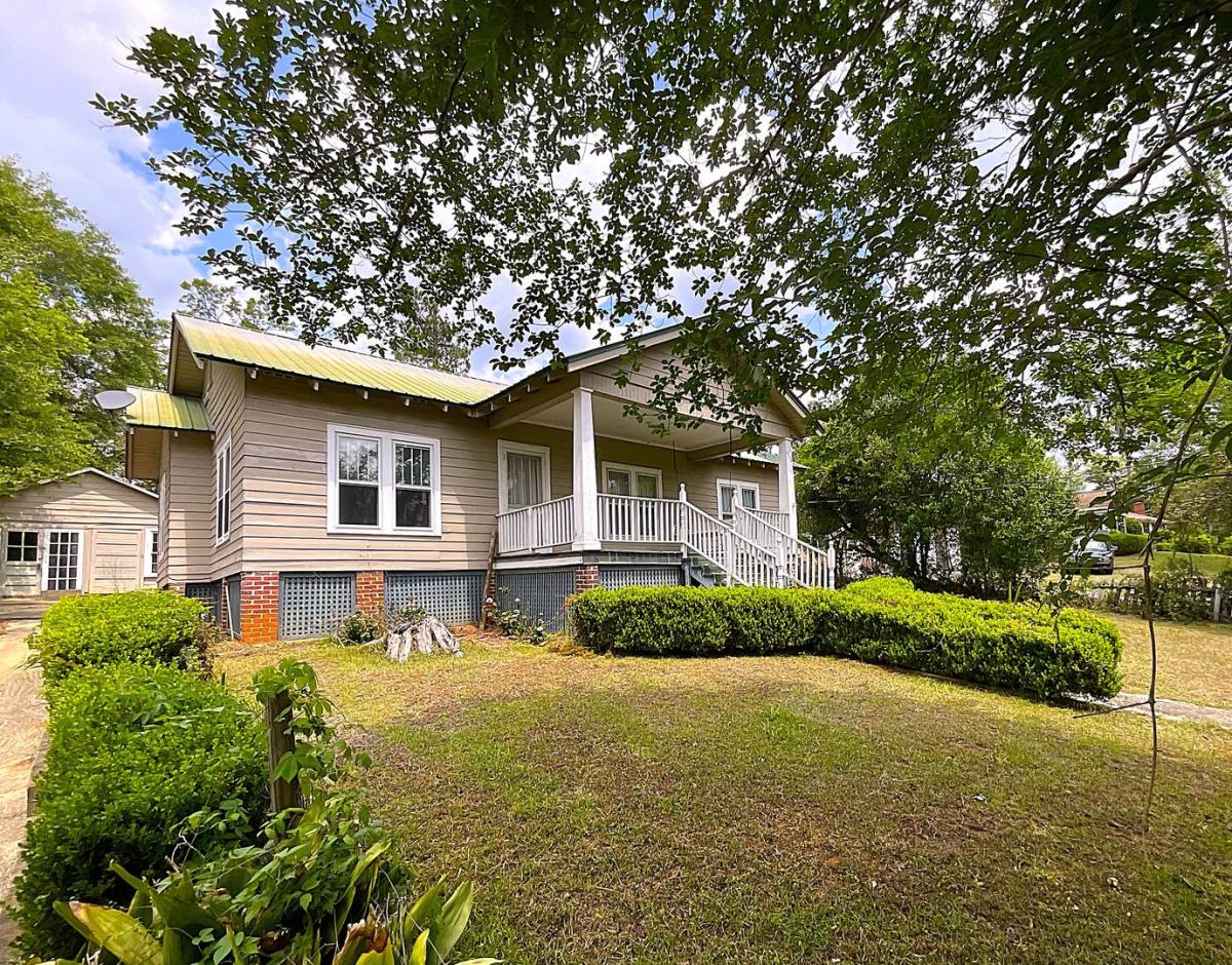 House for rent at 418 W Satsuma Rd, Chattahoochee, FL 32324