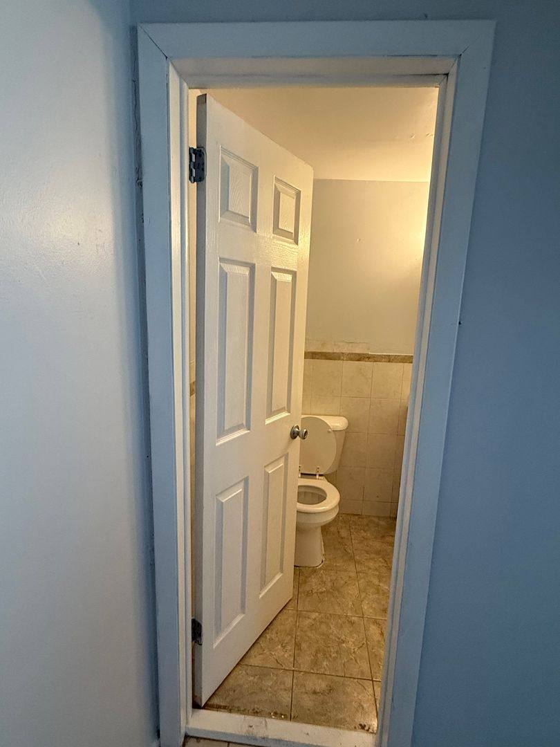 Apartment for rent at 8956 S Escanaba Ave, Chicago, IL 60617