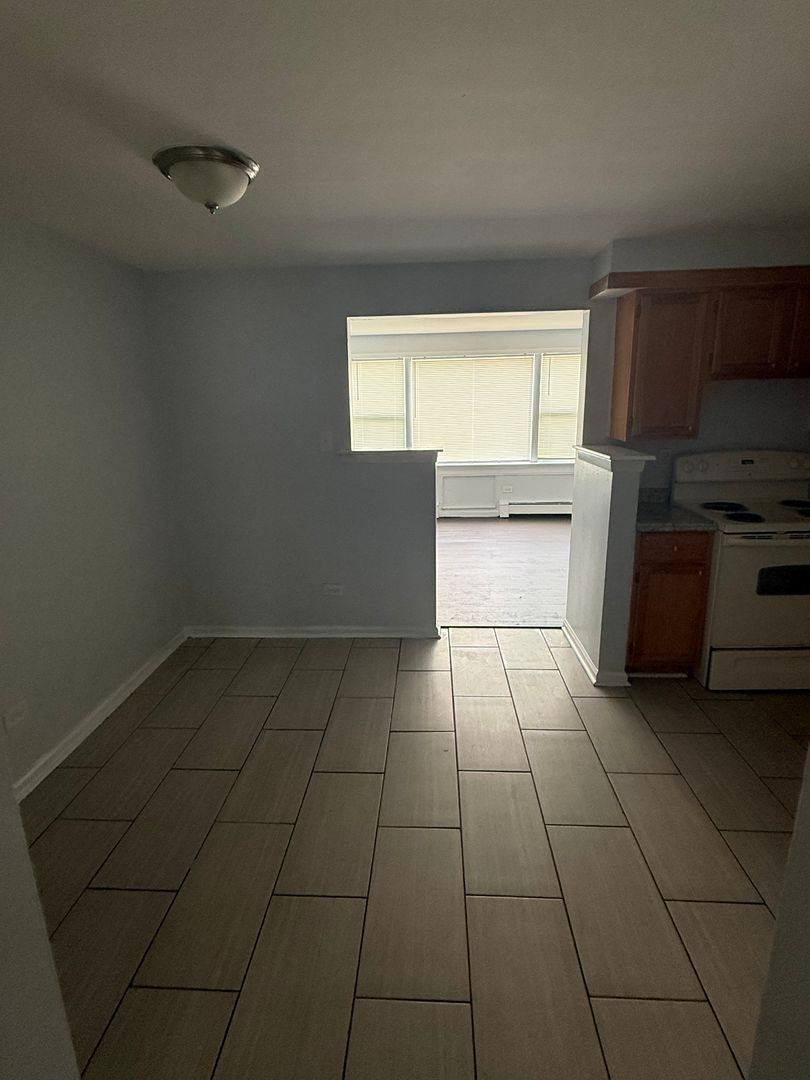 Apartment for rent at 8956 S Escanaba Ave, Chicago, IL 60617
