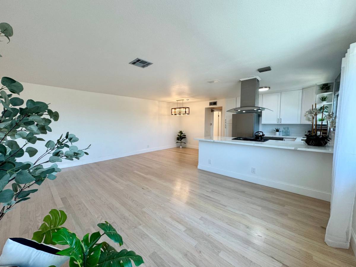 Apartment for rent at 604 E Orange Grove Ave, Burbank, CA 91501