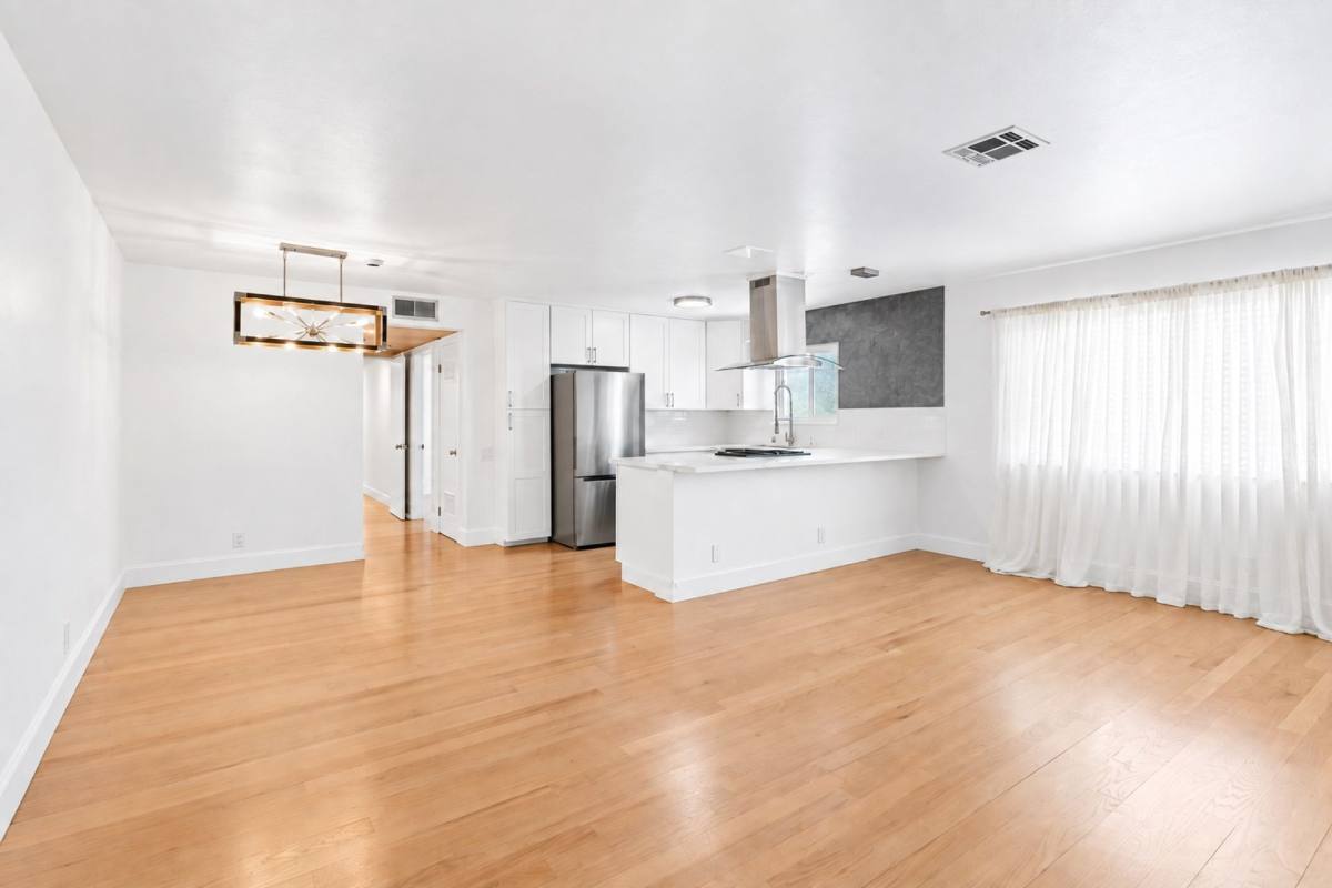 Apartment for rent at 604 E Orange Grove Ave, Burbank, CA 91501