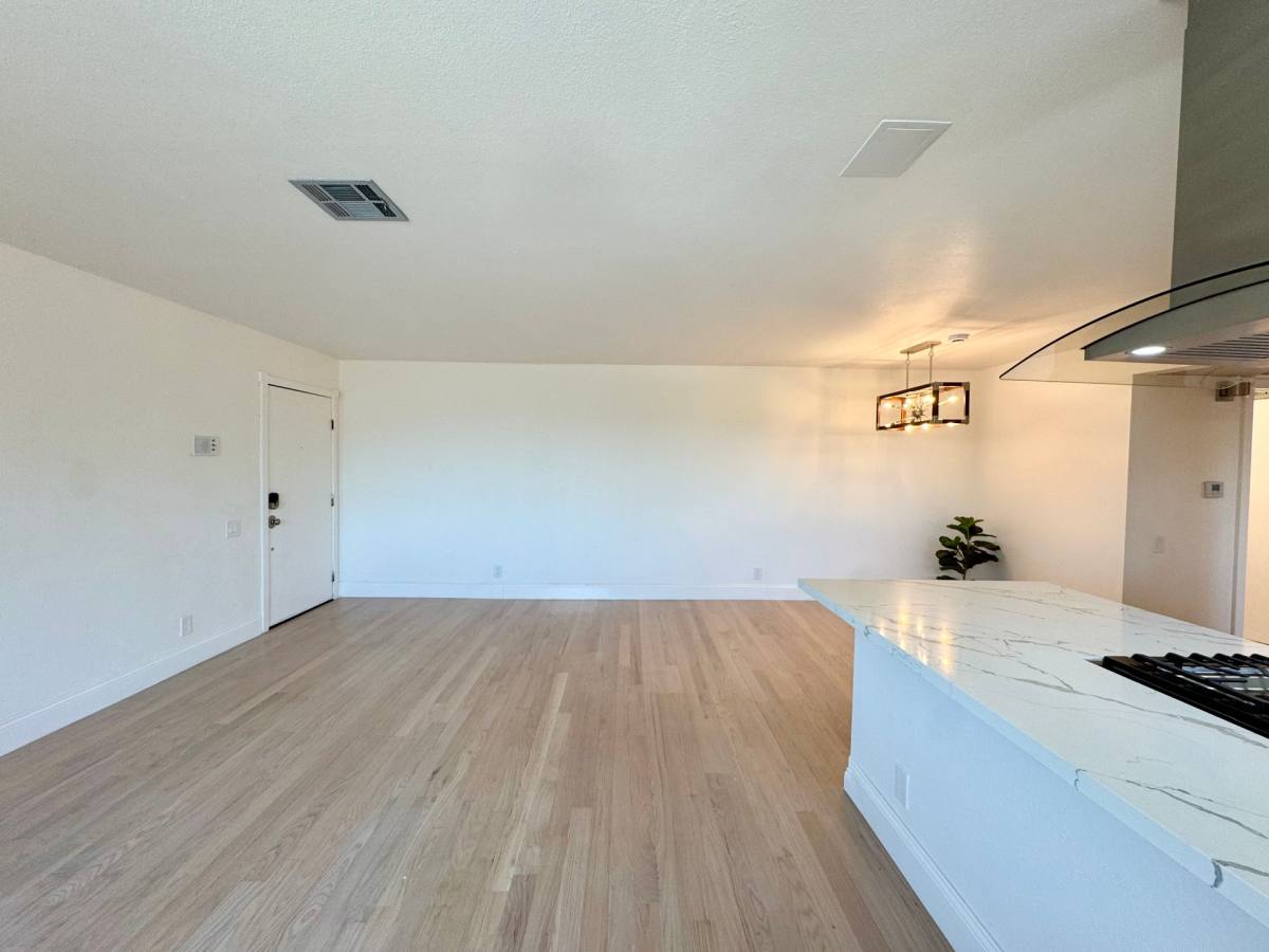 Apartment for rent at 604 E Orange Grove Ave, Burbank, CA 91501
